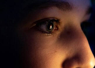 El ciberacoso, en cualquiera de sus formas, puede ser traumático para los niños.