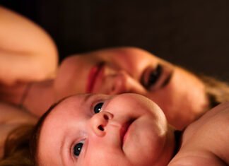 Los bebés de dos meses ya comprenden el mundo